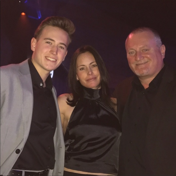 Why Do I Posh? Hello, I'm Kristin 💕🐾💕 - Picture 6 of 16